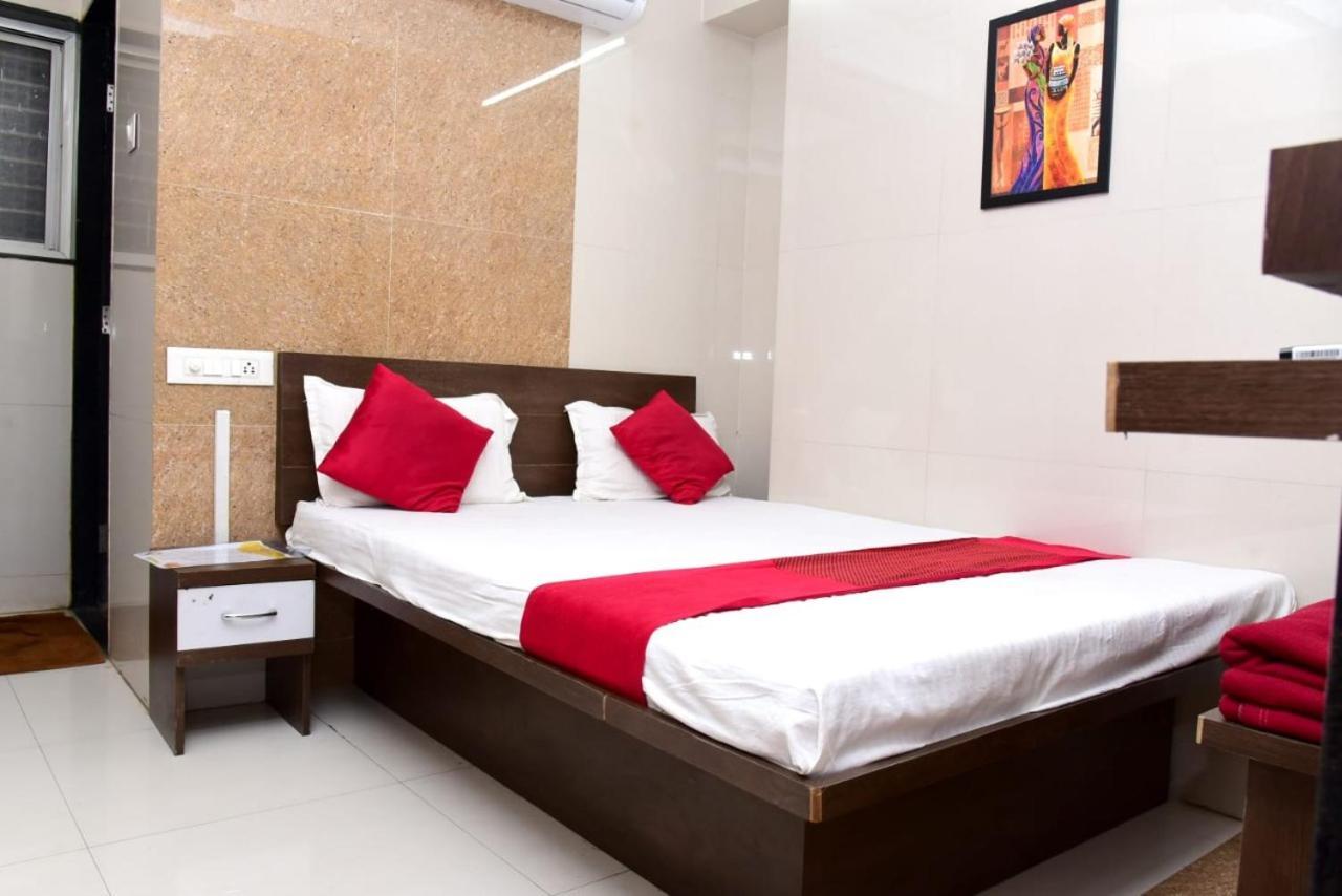 Nivant Lodge Solapur Exterior photo